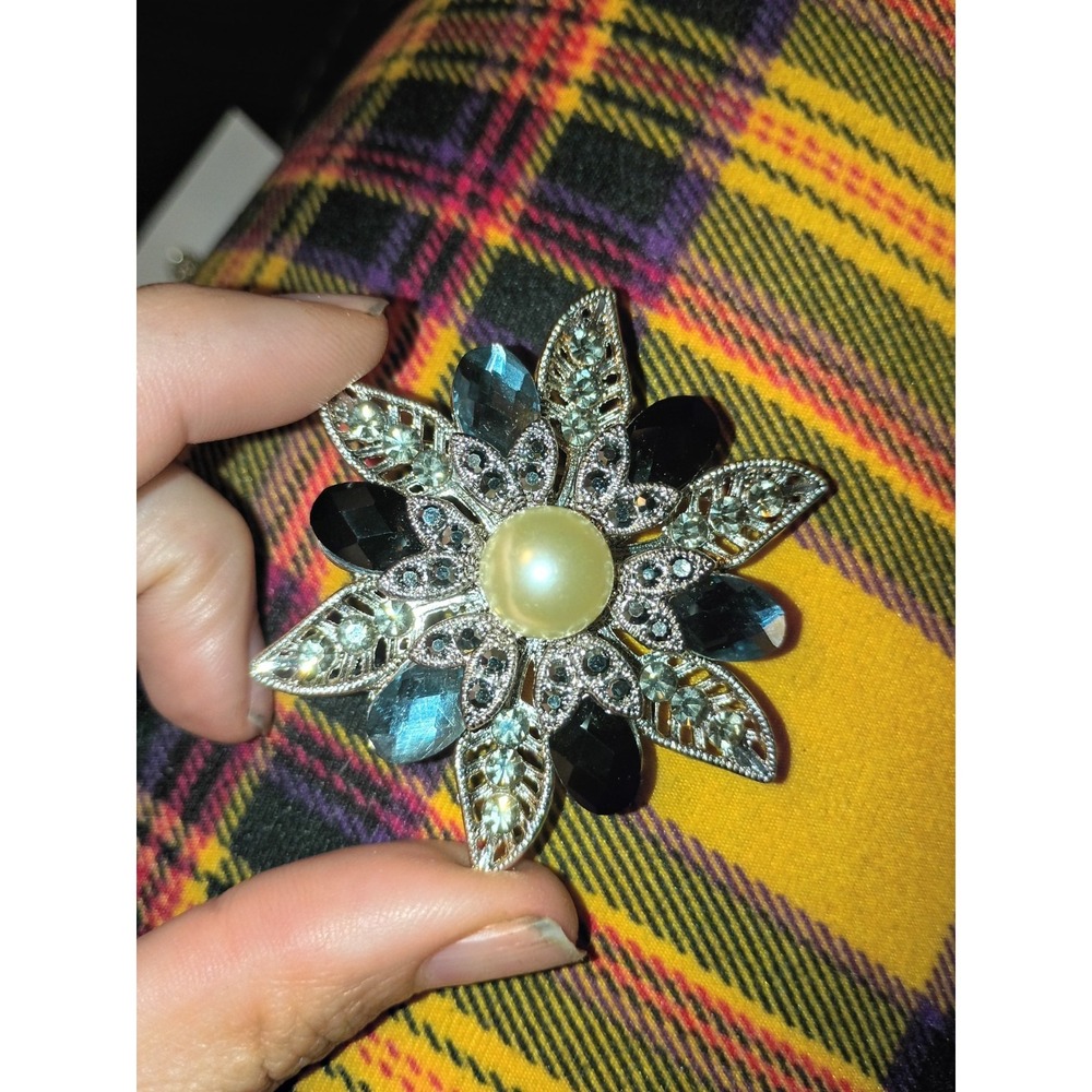 Black, Grey Poinsettia Marcesite Brooch /‎ Pendant Vtg Faux Pearl